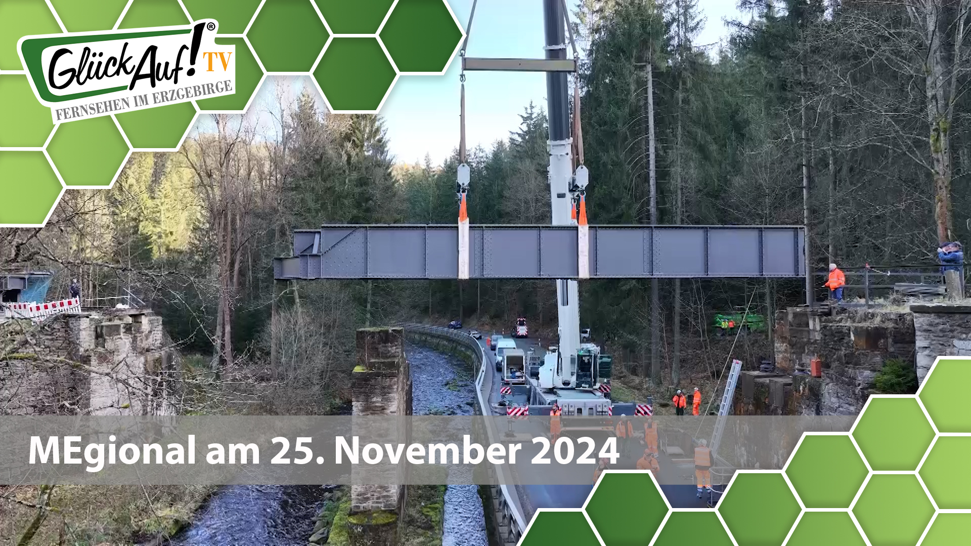 MEgional am 25. November 2024 mit dem Einhub der Eisenbahnbrücke zwischen Pockau und Niederlauterstein